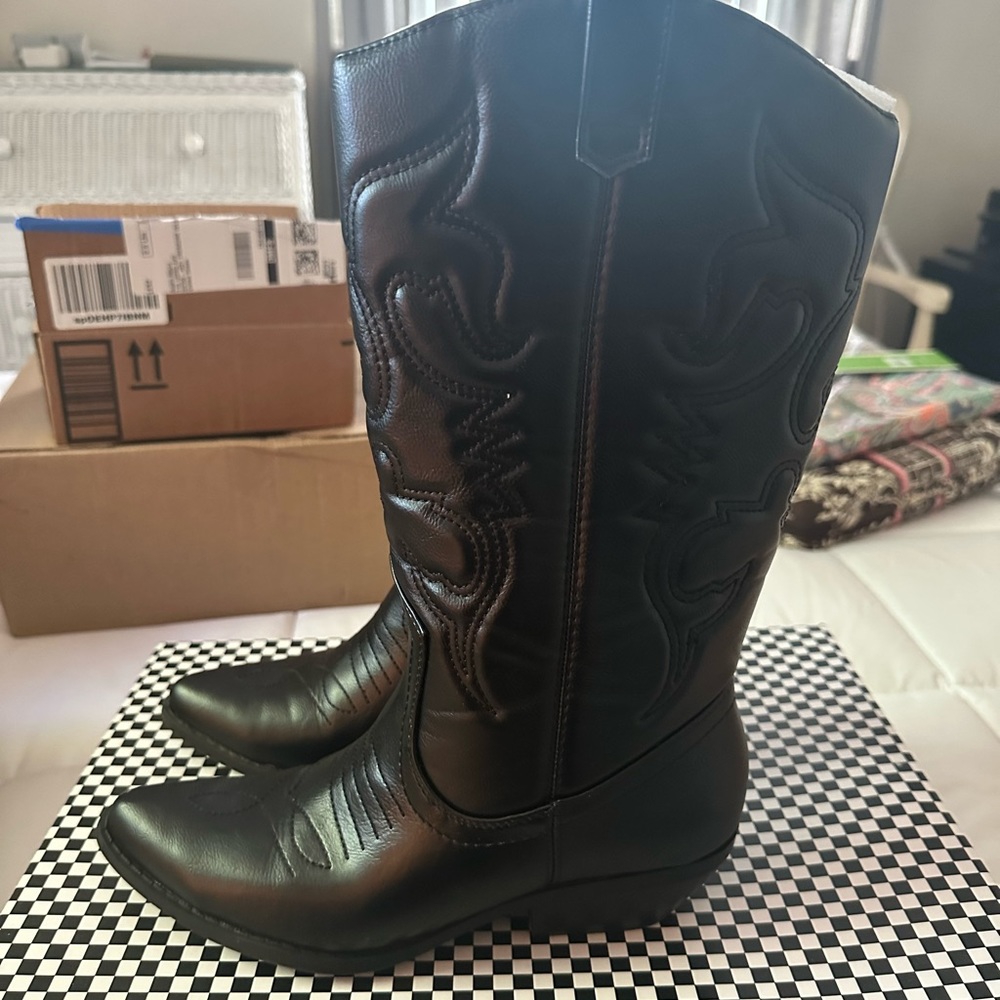 Women’s cowboy boots